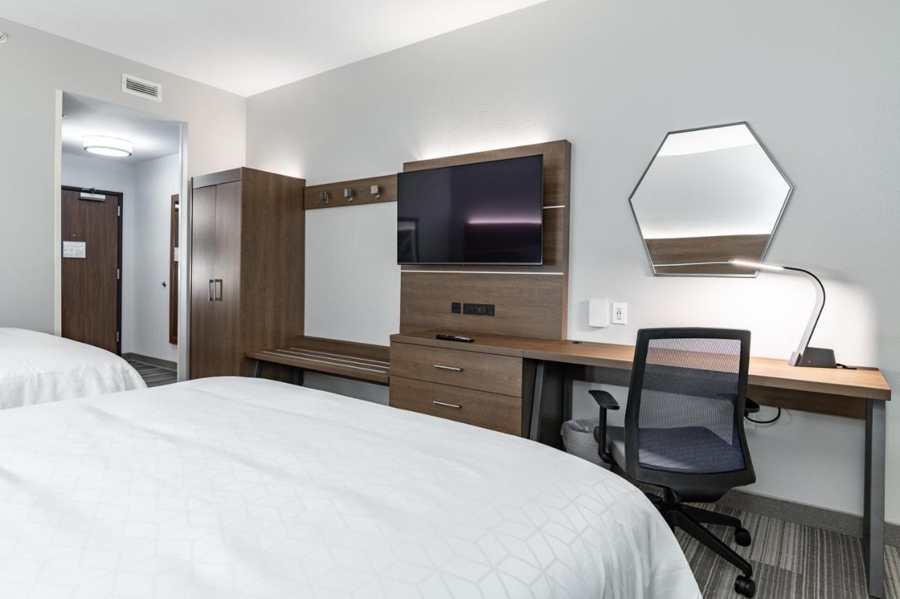 Express & - By Ihg